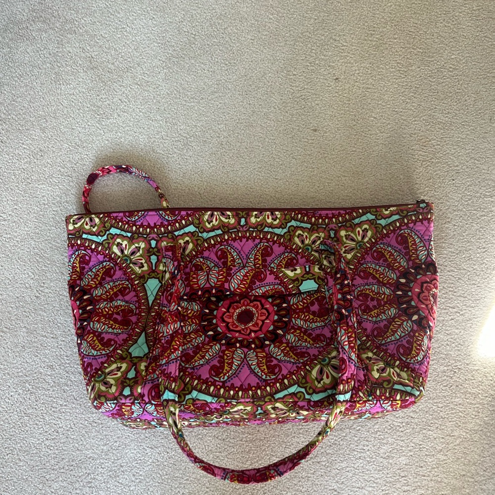 Vera Bradley Resort Medallion Pattern Quilted XLarge Villager Tote Bag 23”x15